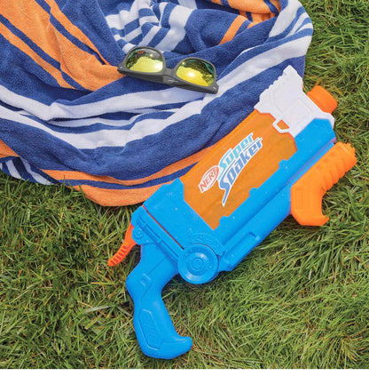 Nerf Super Soaker Flip Fill Water Blaster - 4 Spray Styles - Fast Fill - Large 890ml Water Tank - Pichkari for Outdoor Water Games, Branded Toy Pichkari for Holi Festival, for Kids 6+