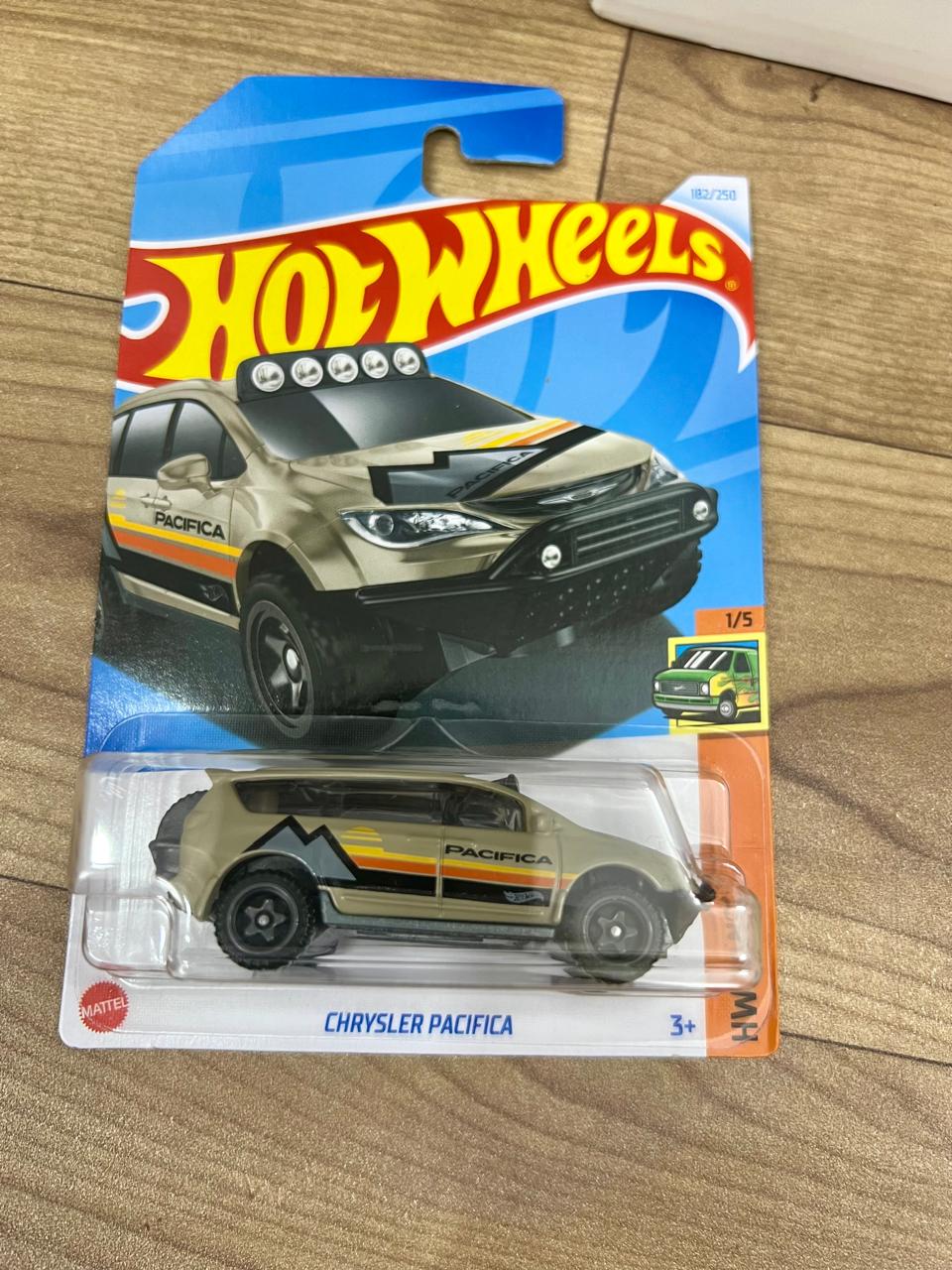 Single Hot Wheels Car-CHRYSLER PACIFICA